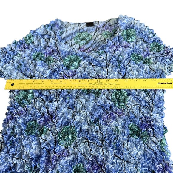 VTG Bubble TEXTURED Floral Pullover Top – Blue/Green Rosette Effect, Hand‑Wash - Picture 8 of 9